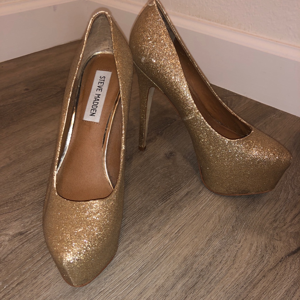 Gold Steve Madden Pumps